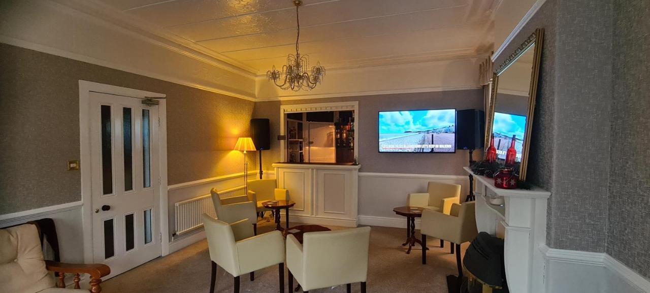 Sunnycroft Private Hotel 랜디드노 외부 사진